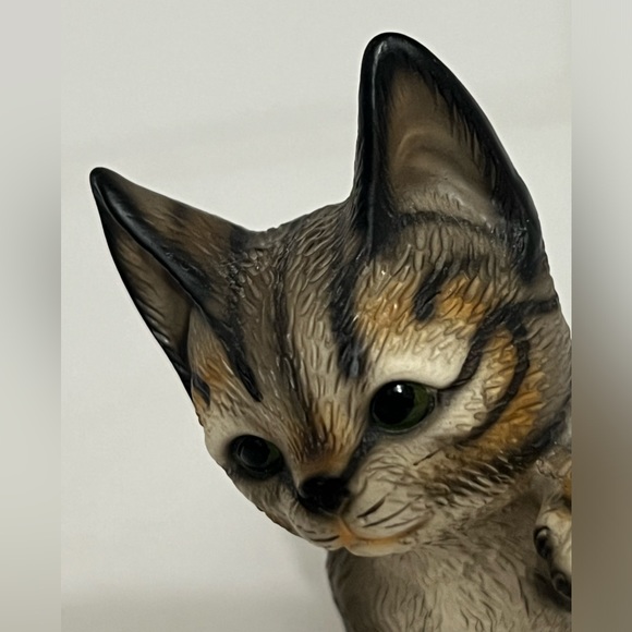 Harvey Knox Ceramic Playful Kitten Figure - Picture 3 of 13